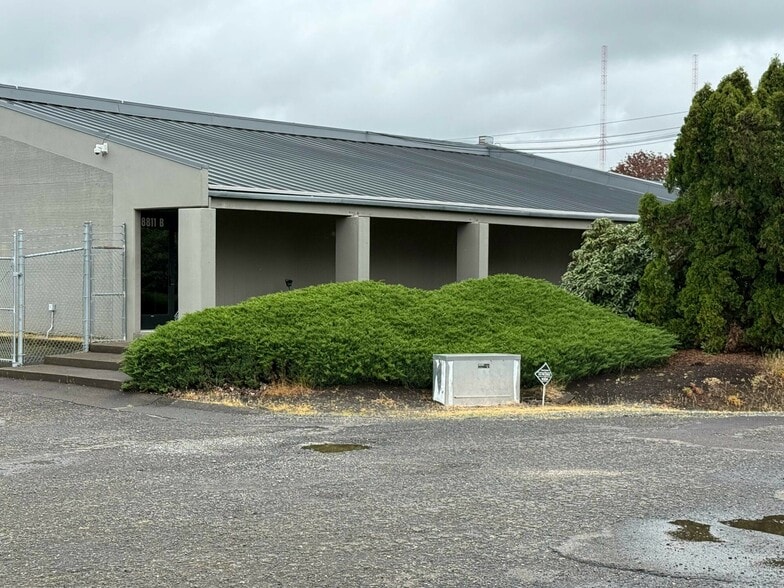 8811 SE Herbert Ct, Clackamas, OR à louer - Photo du bâtiment - Image 2 de 3
