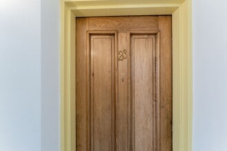 501-507 Pl d'Armes, Montréal, QC à louer Photo du bâtiment- Image 1 de 7