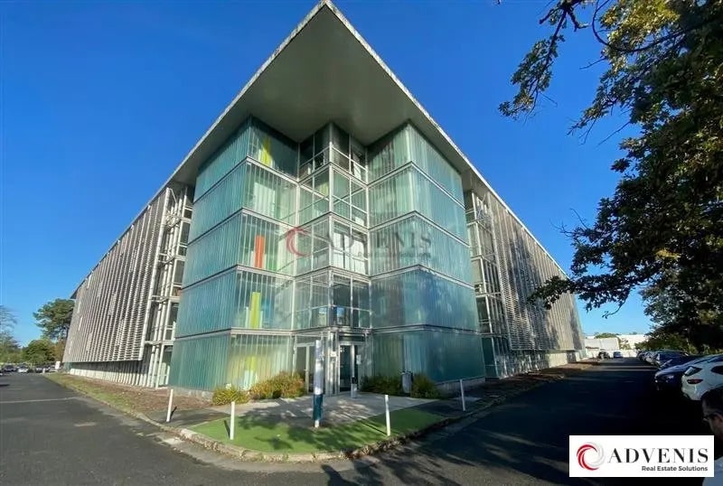 Office in Mérignac for lease Building Photo- Image 1 of 13