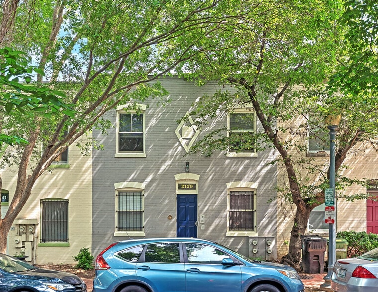 2139 Newport Pl, Washington, DC à vendre - Photo du bâtiment - Image 1 de 9