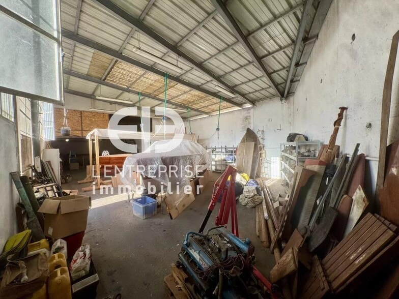 Industrial in Nice for lease - Interior Photo - Image 2 of 9