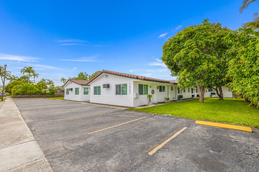1927- 1929 Roosevelt st, Hollywood, FL à vendre - Photo du bâtiment - Image 2 de 22