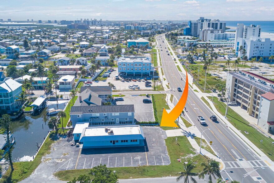 6101 Estero Blvd, Fort Myers, FL à vendre - Photo du bâtiment - Image 2 de 51