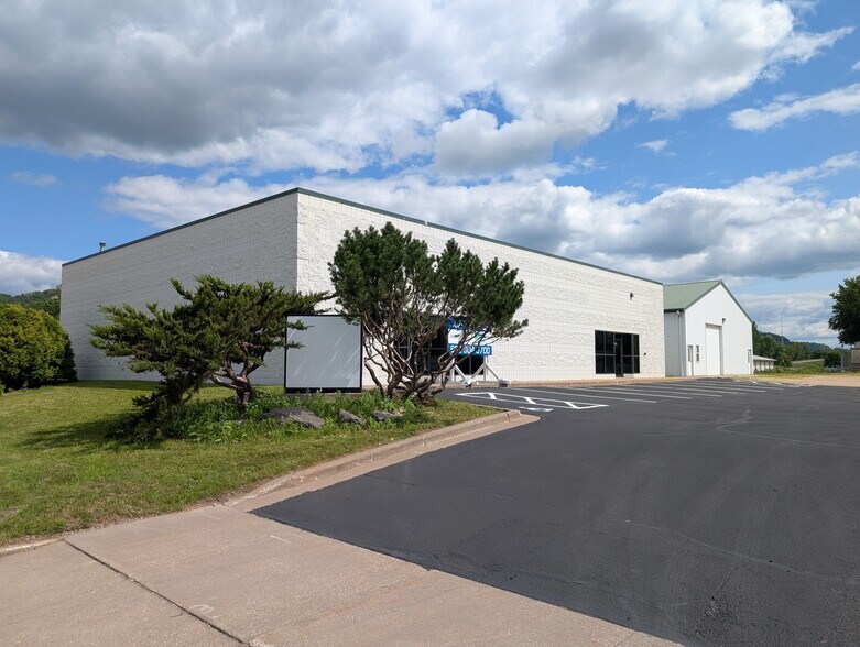 2320 Cunningham St, La Crosse, WI à vendre - Photo du bâtiment - Image 2 de 13