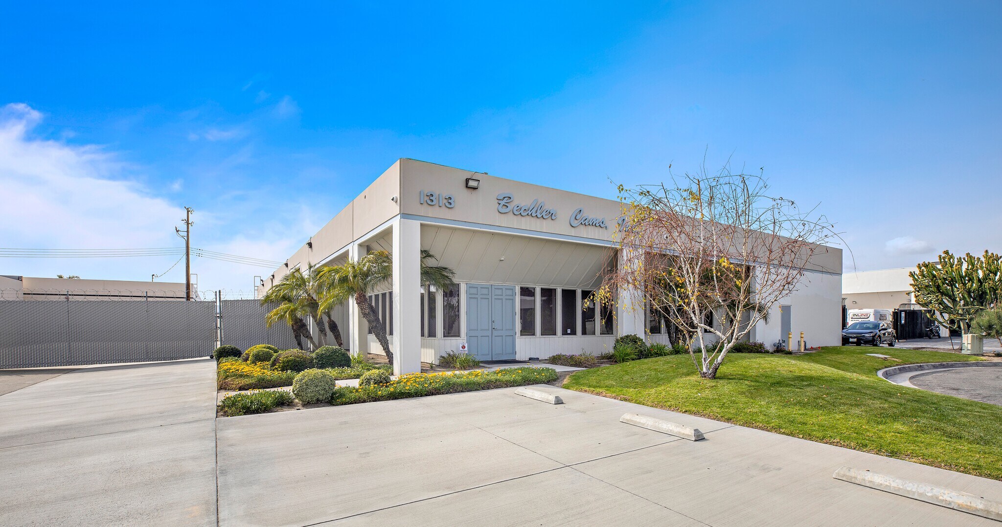 1313 S State College Pky, Anaheim, CA à vendre Photo du bâtiment- Image 1 de 1