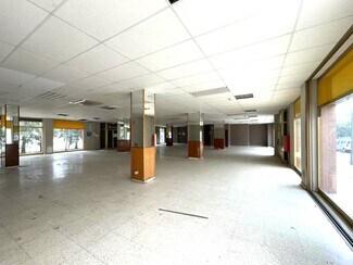 Plus de détails pour Multi-résidentiel à vendre