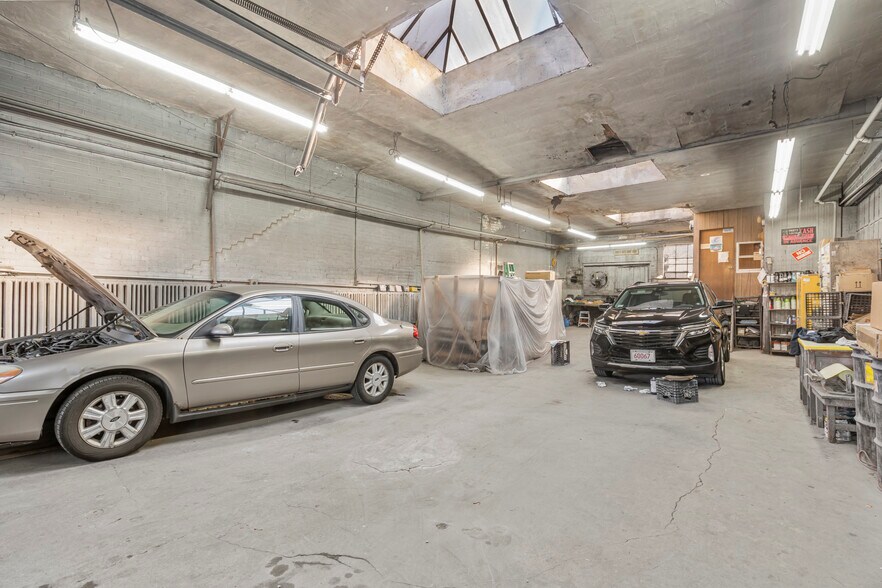 1234 Dorchester Ave, Boston, MA à vendre - Photo intérieure - Image 2 de 4