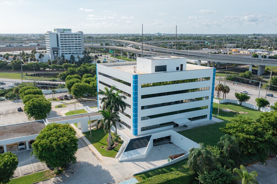 1501 Belvedere Rd, West Palm Beach, FL à louer - Aérien - Image 3 de 6