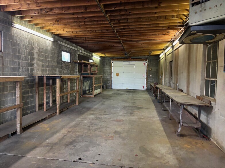 3 Spring Valley Rd, Reading, PA à louer - Photo du bâtiment - Image 2 de 8