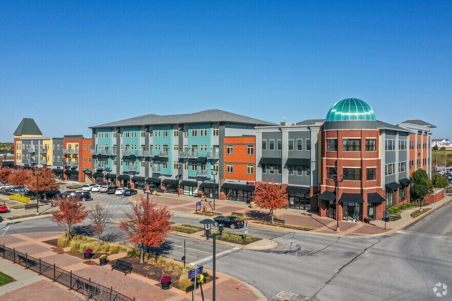 5465 George M Mills Civic Pky, West Des Moines, IA à louer - Photo du bâtiment - Image 1 de 25