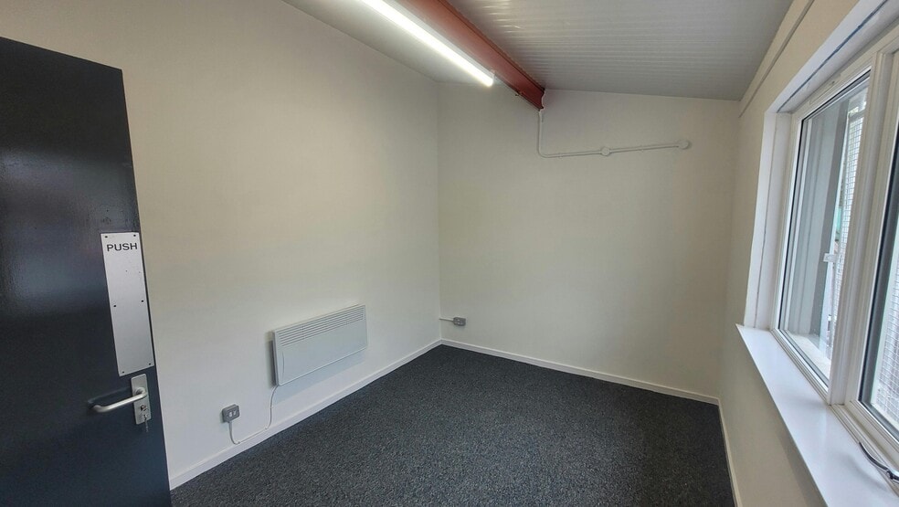 54-62 Telford Rd, Cumbernauld for lease - Building Photo - Image 3 of 8