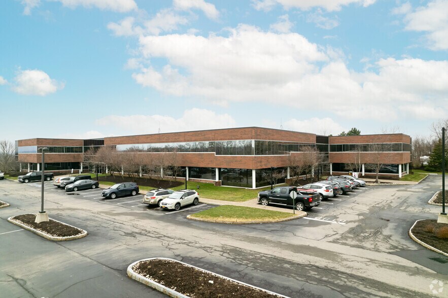 295 Woodcliff Dr, Fairport, NY à louer - Photo du bâtiment - Image 1 de 28