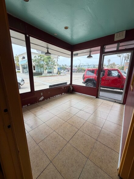 1251-1257 Rosecrans St, San Diego, CA for lease - Building Photo - Image 3 of 4