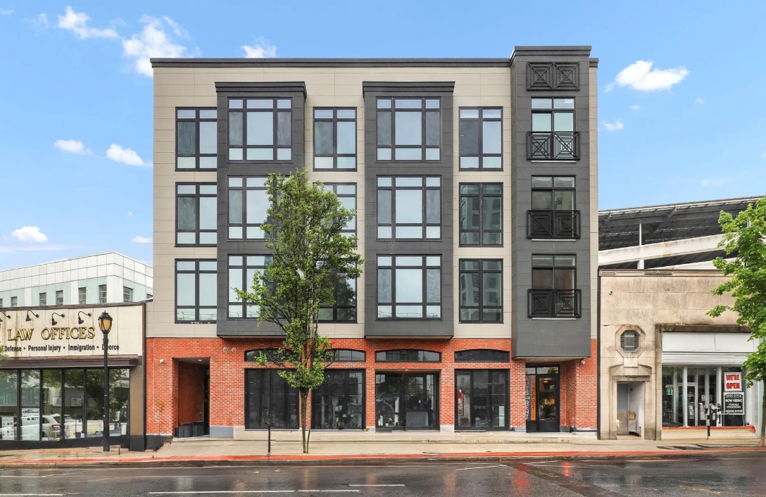 199 E Post Rd, White Plains, NY à louer Photo du bâtiment- Image 1 de 3