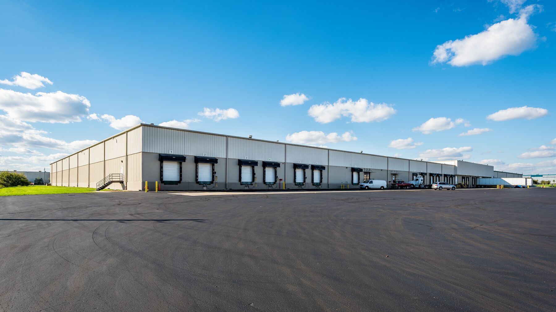 5645 W 82nd St, Indianapolis, IN à louer Photo du bâtiment- Image 1 de 3