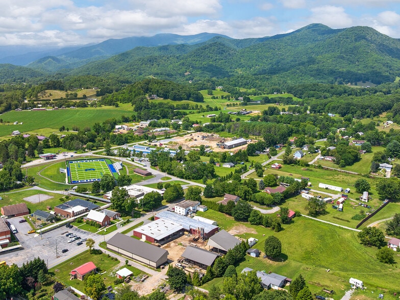 635 Sonoma Rd, Waynesville, NC for sale - Building Photo - Image 3 of 6