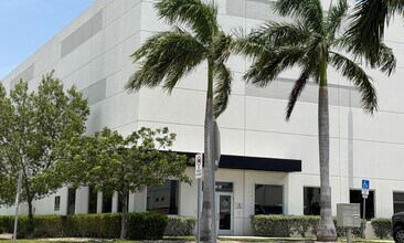 3413 Mcintosh Rd, Hollywood, FL for lease Building Photo- Image 2 of 3