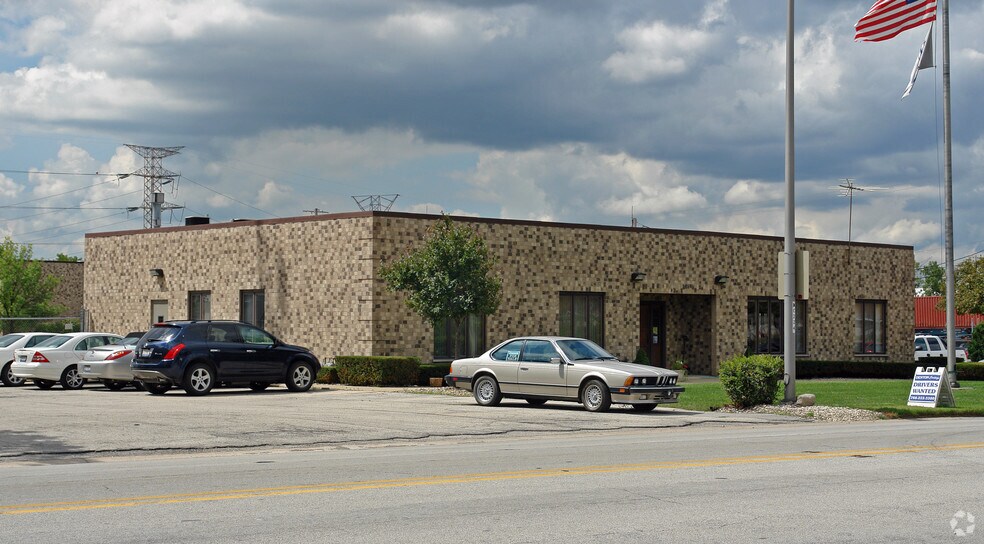7701 W 47th St, Lyons, IL à vendre - Photo du bâtiment - Image 1 de 3