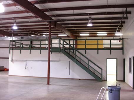 23201 Roemer Rd, Woodburn, IN à louer - Photo du bâtiment - Image 3 de 11