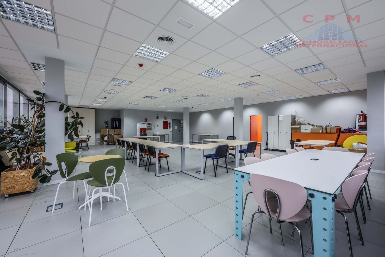Madrid, MAD 28037 - Unité Puerta A -  - Photo intérieure - Image 1 of 7