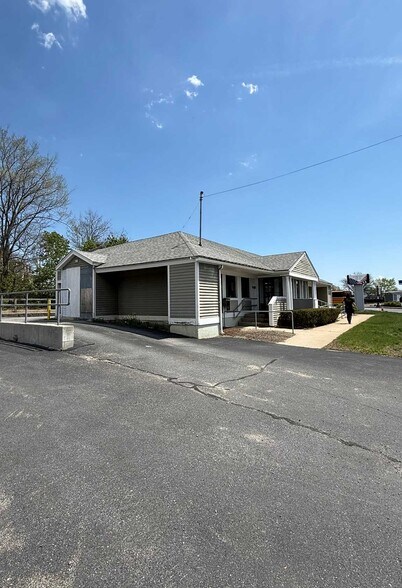 1 Park St, Ayer, MA à vendre - Photo du bâtiment - Image 3 de 9