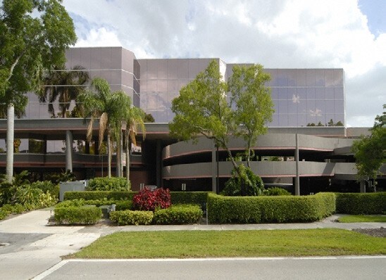 2200 NW Corporate Blvd, Boca Raton, FL à louer - Photo du b timent - Image 3 de 8