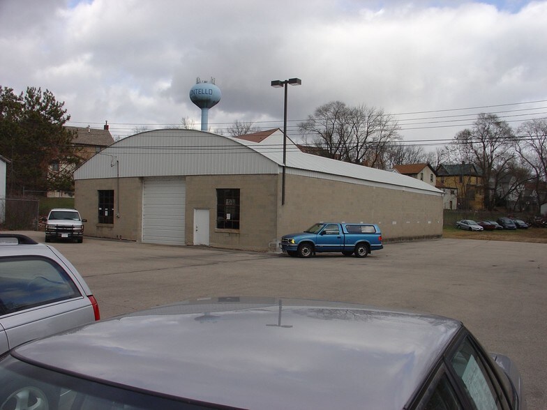 41 Main St, Montello, WI à vendre - Photo du bâtiment - Image 2 de 17