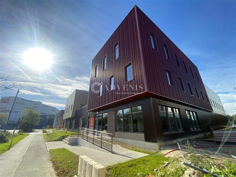 Flex in Gennevilliers for sale Building Photo- Image 1 of 12