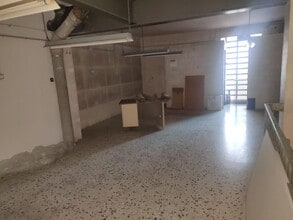 Commerce de détail dans Manresa, Barcelona à louer Photo intérieure- Image 2 de 9