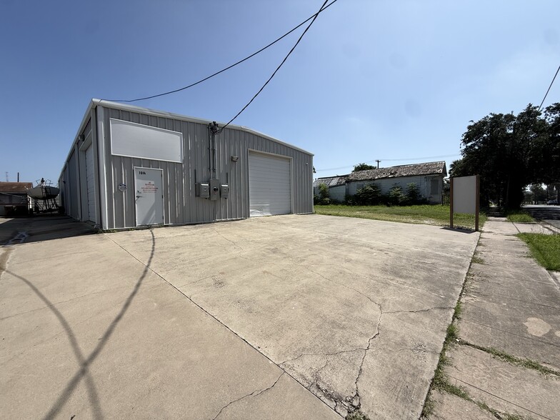 1014 Laredo St, Corpus Christi, TX for sale - Building Photo - Image 2 of 6