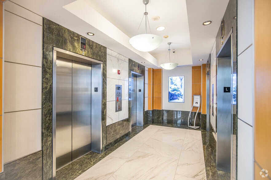 9155 S Dadeland Blvd, Miami, FL à louer - Photo intérieure - Image 2 de 18