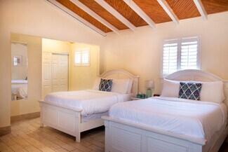 Plus de détails pour 297 NE 6th Ave, Delray Beach, FL - Services hôteliers à vendre