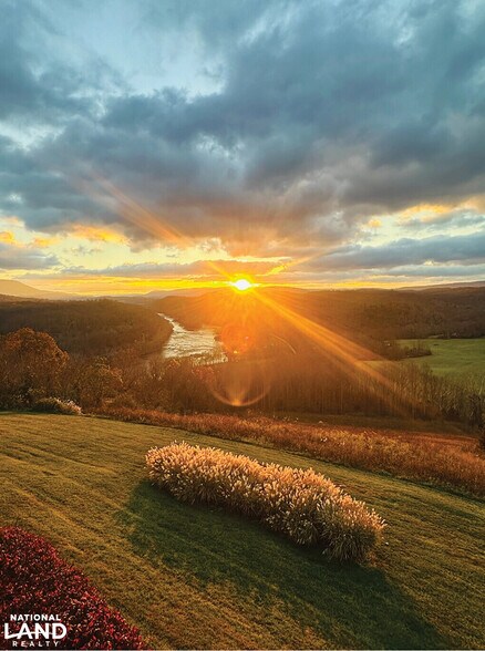 125 River Ridge Dr, Pearisburg, VA à vendre - Autre - Image 2 de 107