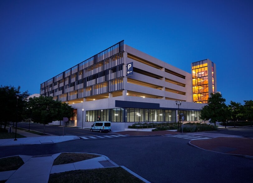 1250 Intrepid Ave, Philadelphia, PA for lease - Building Photo - Image 3 of 8