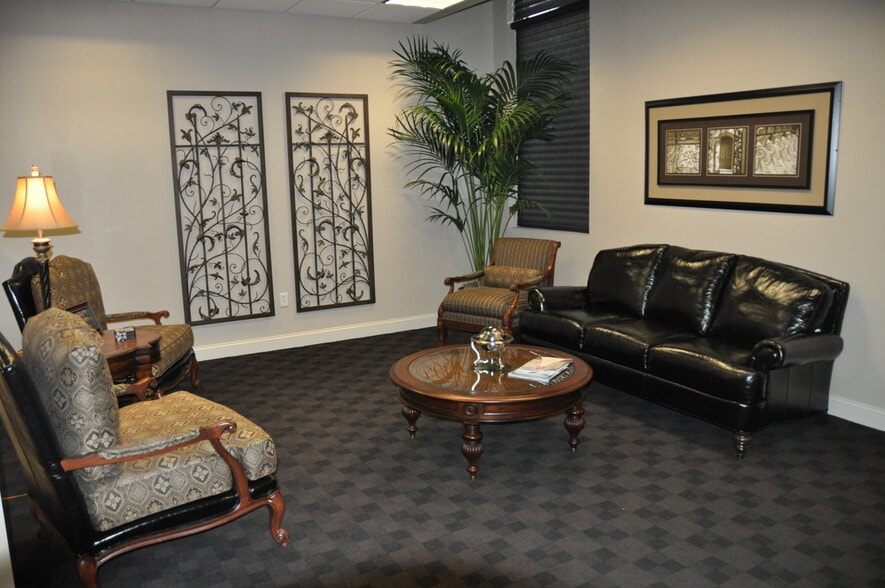 25 Bond St, Haverhill, MA for lease - Interior Photo - Image 2 of 6