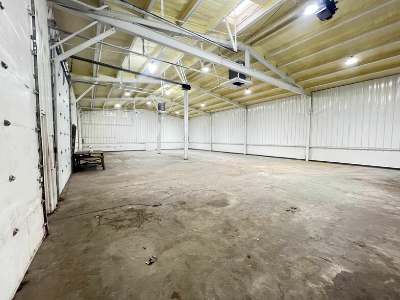 5620 Massachusettes Ave, Indianapolis, IN for lease - Interior Photo - Image 2 of 6