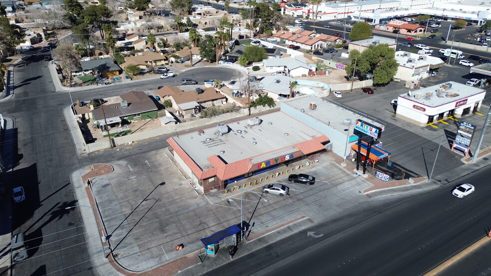 4300-4301 E Charleston Blvd, Las Vegas, NV for lease - Building Photo - Image 2 of 23