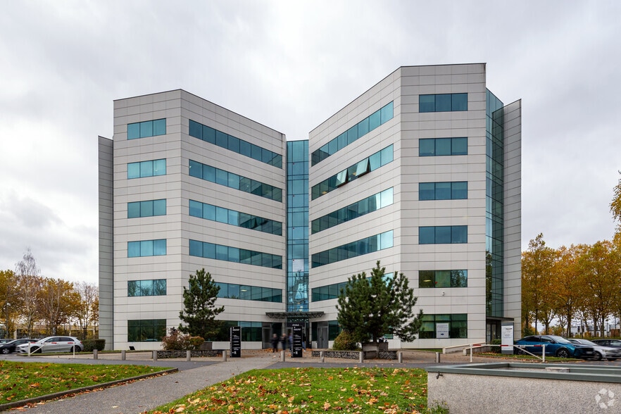 Office in Villepinte for lease - Primary Photo - Image 1 of 3