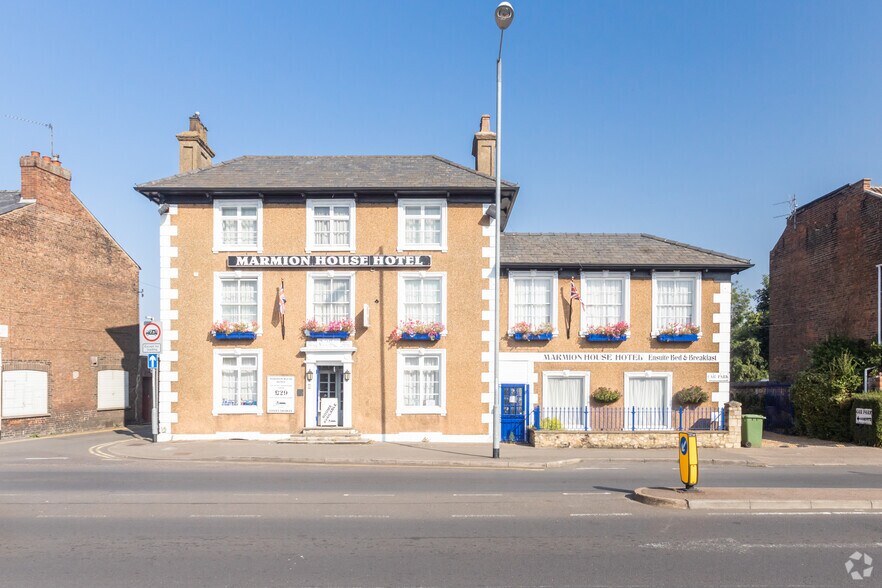 11 Lynn Rd, Wisbech à vendre - Photo du bâtiment - Image 2 de 46