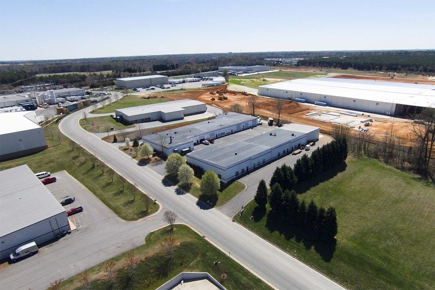 159 Barley Park Ln, Mooresville, NC for lease - Building Photo - Image 3 of 25