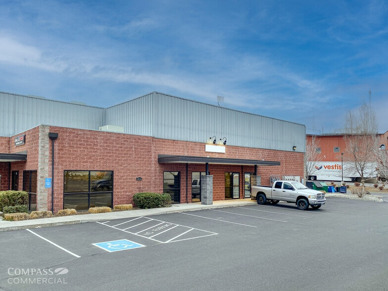1950 SW Badger St, Redmond, OR for lease - Building Photo - Image 2 of 2