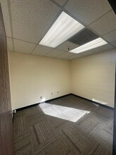 8200 E Pacific Pl, Denver, CO for lease Building Photo- Image 2 of 9