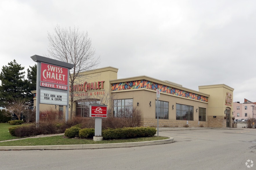 217 Cross Ave, Oakville, ON for lease - Primary Photo - Image 1 of 3