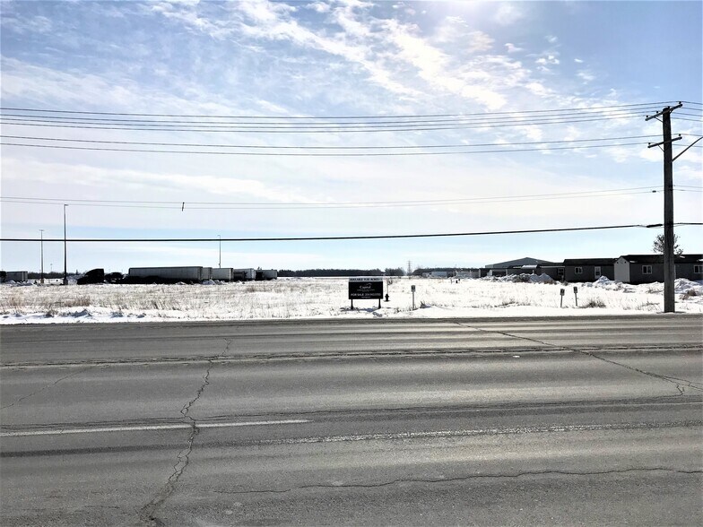 4100 Portage Avenue portefeuille de 2 propriétés à vendre sur LoopNet.ca - Photo du bâtiment - Image 3 de 3