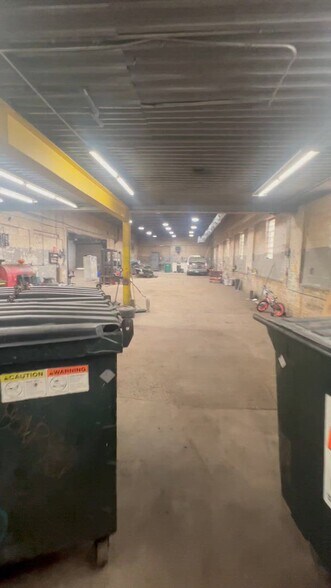 1624 N Kilbourn Ave, Chicago, IL à vendre - Vidéo sur l’inscription commerciale - Image 2 de 19