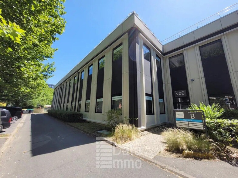 Office in Lognes for lease - Building Photo - Image 2 of 10