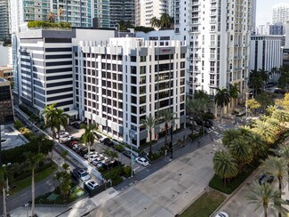 Plus de détails pour 1110 Brickell Ave, Miami, FL - Bureau à vendre