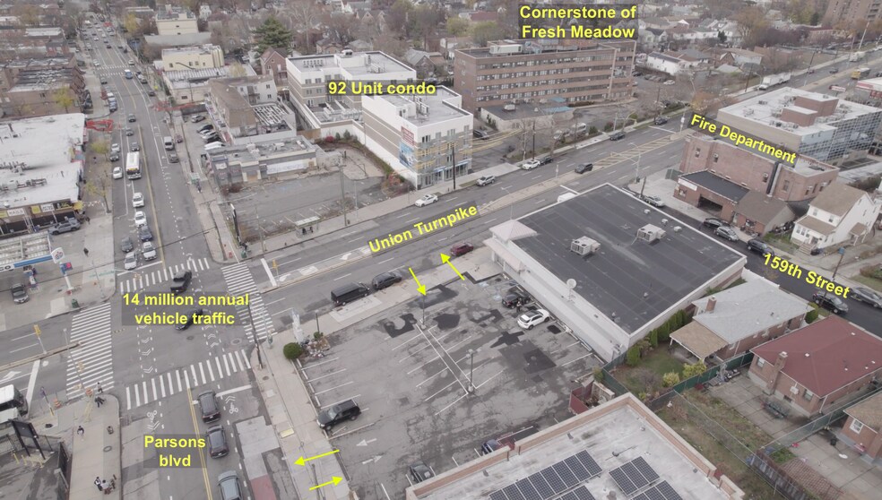 15802 Union Tpke, Flushing, NY à louer - Photo du bâtiment - Image 2 de 28