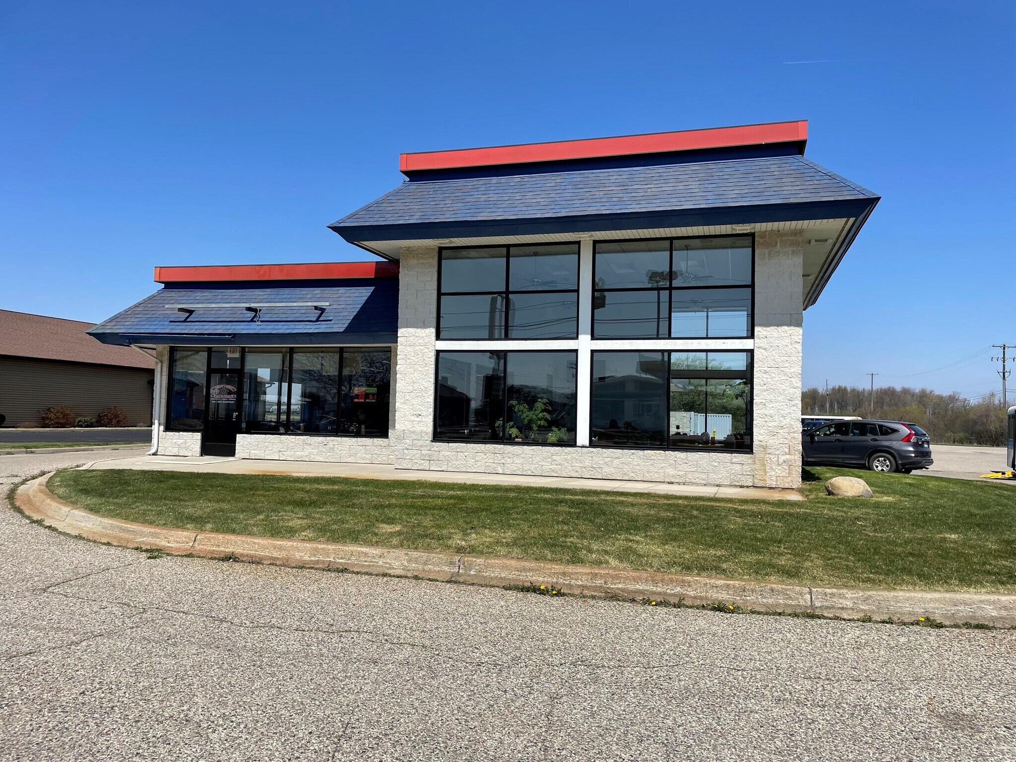 1335 E Center St, Ithaca, MI à vendre Photo du bâtiment- Image 1 de 7