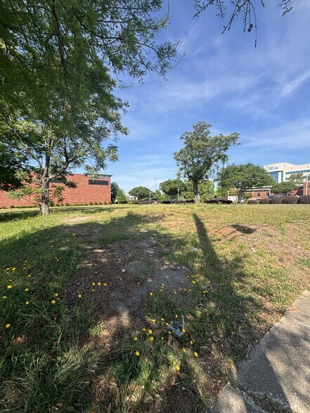 1507 Huger St, Columbia, SC à vendre - Photo du bâtiment - Image 2 de 5